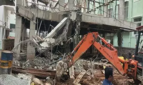 Hyderabad: नागरिकों ने प्रजावाणी में नाला अतिक्रमण की शिकायत की