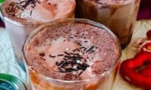 Chocolate Milk Shake: कैफ़े स्टाइल चॉकलेट मिल्क शेक बनाना है तो अपनाएँ ये आसान टिप्स Chocolate Milk Shake: कैफ़े स्टाइल चॉकलेट मिल्क शेक बनाना है तो अपनाएँ ये आसान टिप्स