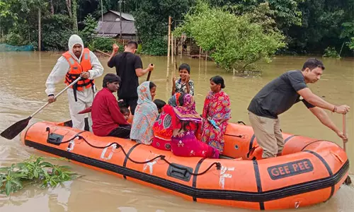 Assam बाढ़: मरने वालों की संख्या बढ़कर 11 हुई, 22 जिलों में 5.15 लाख से ज़्यादा लोग प्रभावित