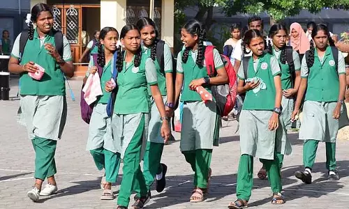 तमिलनाडु में स्कूल खुले: छात्रों को पाठ्यपुस्तकें वितरित की गईं
