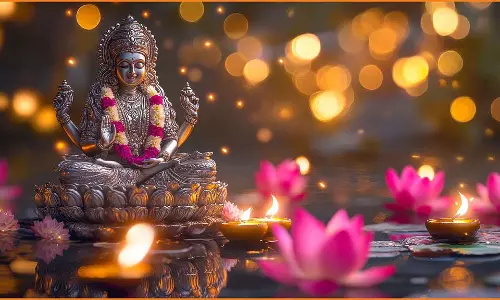 Astro Tips For Money: धन वृद्धि के लिए देवी लक्ष्मी को चढ़ाएं पीली कौड़ियां, जानें विधि और मंत्र Astro Tips For Money: धन वृद्धि के लिए देवी लक्ष्मी को चढ़ाएं पीली कौड़ियां, जानें विधि और मंत्र