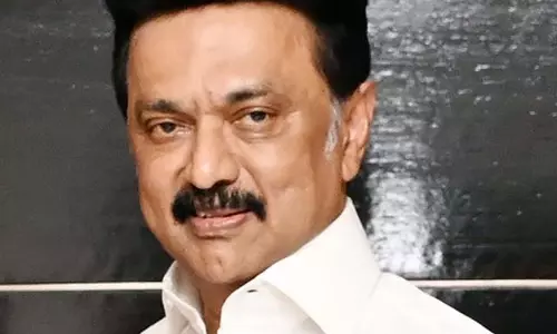 Tamil Nadu : यौन उत्पीड़न मामला सुलझने पर मुख्यमंत्री, नेताओं ने किया स्वागत Tamil Nadu : यौन उत्पीड़न मामला सुलझने पर मुख्यमंत्री, नेताओं ने किया स्वागत