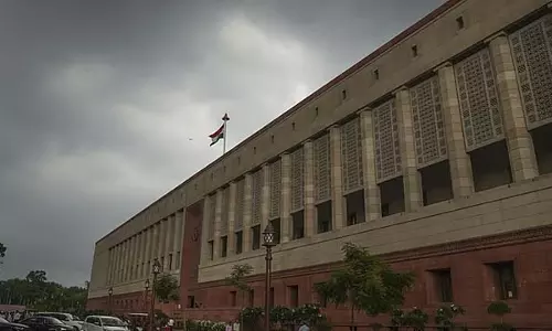 राज्यसभा चुनाव: तमिलनाडु, तेलंगाना के चुनावी बादशाहों ने नामांकन दाखिल किया राज्यसभा चुनाव: तमिलनाडु, तेलंगाना के चुनावी बादशाहों ने नामांकन दाखिल किया