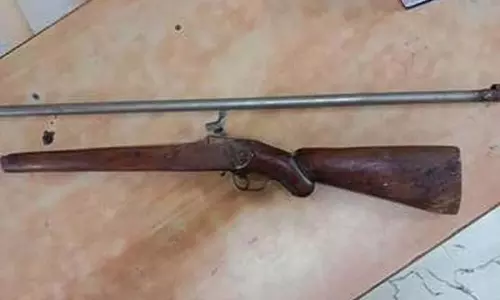 पारिवारिक विवाद को लेकर भड़के किसान: देशी कट्टे से चली गोली में दो गंभीर रूप से घायल पारिवारिक विवाद को लेकर भड़के किसान: देशी कट्टे से चली गोली में दो गंभीर रूप से घायल