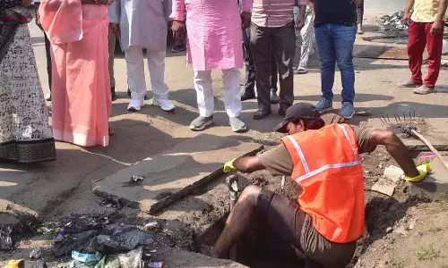 Mumbai : घनसोली सफाई कर्मचारियों को विरोध की धमकी के बाद आंशिक वेतन में जीत मिली