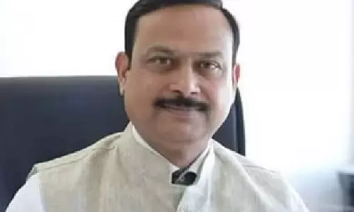 ‘बागवानी योजना का वार्षिक लक्ष्य समय सीमा के भीतर पूरा करें’: संभागायुक्त दीपक सिंह