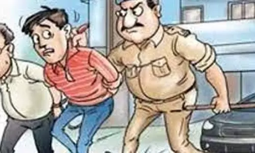 Ballia: नाबालिग को भगाने वाला युवक गिरफ्तार Ballia: नाबालिग को भगाने वाला युवक गिरफ्तार