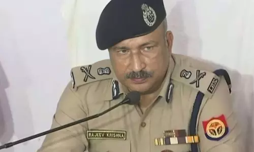 Lucknow: अपराध और अपराधियों को ‘कतई बर्दाश्त नहीं करने’ की नीति रखेंगे जारी: डीजीपी राजीव कृष्ण Lucknow: अपराध और अपराधियों को ‘कतई बर्दाश्त नहीं करने’ की नीति रखेंगे जारी: डीजीपी राजीव कृष्ण