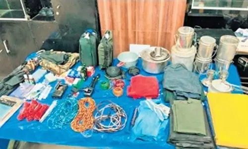 Odisha पुलिस ने माओवादी विरोधी अभियान में विस्फोटक बरामद किया Odisha पुलिस ने माओवादी विरोधी अभियान में विस्फोटक बरामद किया