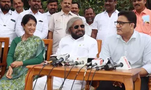 Karnataka: अनिल कुंबले-ईश्वर खंड्रे की मुलाकात Karnataka: अनिल कुंबले-ईश्वर खंड्रे की मुलाकात