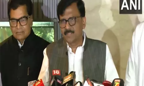 Sanjay Raut, भारत ब्लॉक ने संसद का विशेष सत्र बुलाने का किया आह्वान Sanjay Raut, भारत ब्लॉक ने संसद का विशेष सत्र बुलाने का किया आह्वान