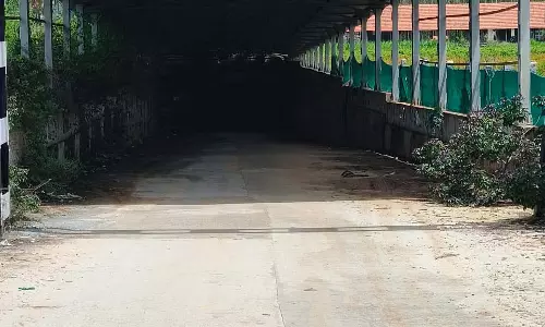 Karnataka : बांगरपेट तालुका में रेलवे अंडरब्रिज मौत का जाल बन गया Karnataka : बांगरपेट तालुका में रेलवे अंडरब्रिज मौत का जाल बन गया