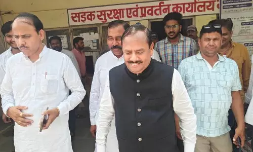 Haridwar: मंदिरों की सफाई व्यवस्था पर सवाल, ओमप्रकाश जमदग्नि ने उठाई आवाज Haridwar: मंदिरों की सफाई व्यवस्था पर सवाल, ओमप्रकाश जमदग्नि ने उठाई आवाज