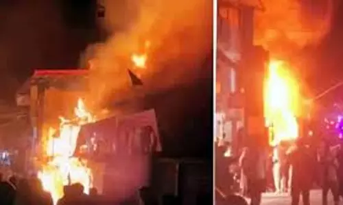 Nainital: आग ने भवाली बाजार में मचाई तबाही, कई दुकानें स्वाहा