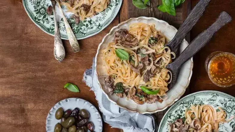 रेस्टोरेंट जैसा स्वाद अब घर पर, ट्राई करें Mushroom noodles