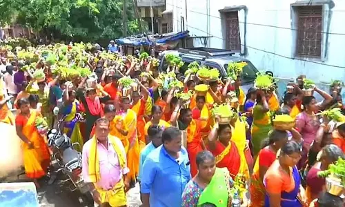 Tamil Nadu : अन्नथनपट्टी मरियम्मन मंदिर में तीर्थ जुलूस Tamil Nadu : अन्नथनपट्टी मरियम्मन मंदिर में तीर्थ जुलूस