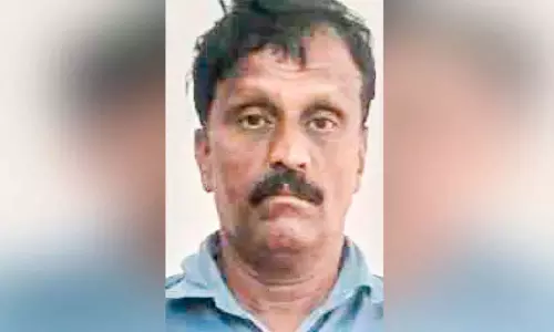 Kerala : भांग के साथ व्यक्ति पकड़ा गया Kerala : भांग के साथ व्यक्ति पकड़ा गया