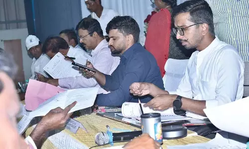 कलेक्टर ने जन शिकायतों का समय पर समाधान करने का आह्वान किया कलेक्टर ने जन शिकायतों का समय पर समाधान करने का आह्वान किया
