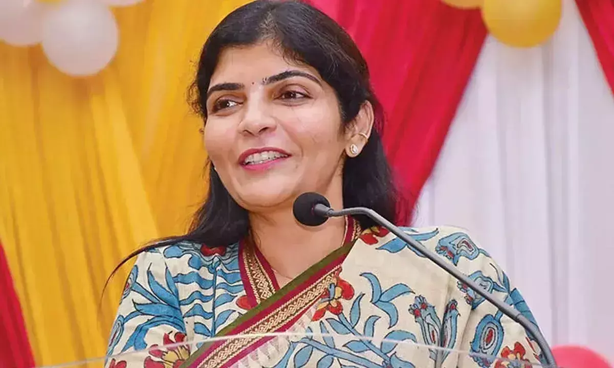 ग्रामीण महिलाओं को कानूनों के बारे में शिक्षित करने के लिए विशेष कार्य योजना: महिला पैनल प्रमुख ग्रामीण महिलाओं को कानूनों के बारे में शिक्षित करने के लिए विशेष कार्य योजना: महिला पैनल प्रमुख