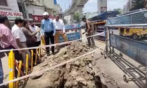 मलकपेट में सीवरेज ओवरफ्लो यातायात समस्याओं का कारण है: Water Board MD मलकपेट में सीवरेज ओवरफ्लो यातायात समस्याओं का कारण है: Water Board MD