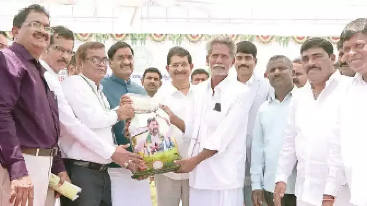 Telangana: PJTSAU का बीज वितरण कार्यक्रम शुरू