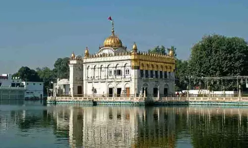 Amritsar: दुर्गियाना के मील के पत्थर बनने के साथ ही कर्मचारियों ने उपेक्षा की ओर ध्यान दिलाया Amritsar: दुर्गियाना के मील के पत्थर बनने के साथ ही कर्मचारियों ने उपेक्षा की ओर ध्यान दिलाया