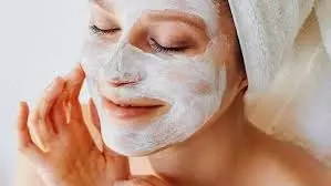 Skin Care: दही में ये चीज मिलाकर चेहरे पर 2 मिनट तक रगड़ें, हफ्ते भर में ही चमक उठेगी आपकी स्किन Skin Care: दही में ये चीज मिलाकर चेहरे पर 2 मिनट तक रगड़ें, हफ्ते भर में ही चमक उठेगी आपकी स्किन