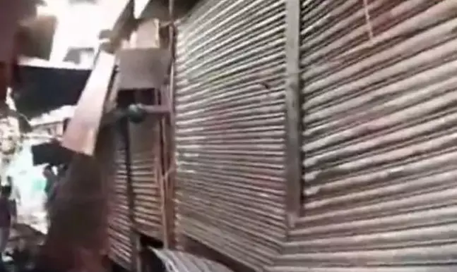 शनिचरी मार्केट में आगजनी, दर्जन भर दुकानें खाक शनिचरी मार्केट में आगजनी, दर्जन भर दुकानें खाक