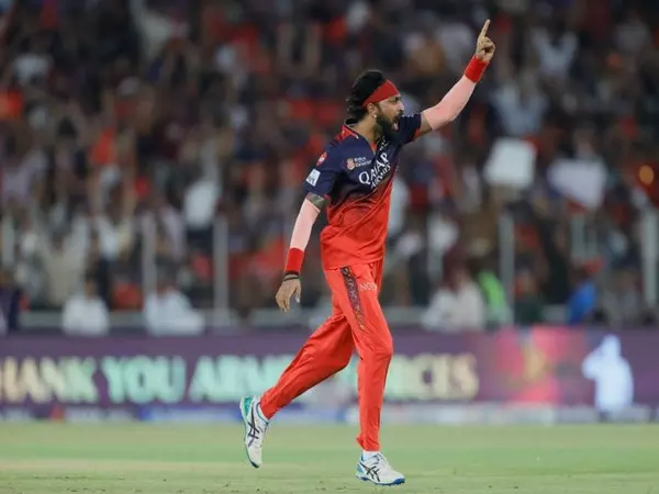 क्रुणाल पांड्या ने आरसीबी की पहली IPL जीत के बाद भाई हार्दिक के साथ बातचीत के बारे में बताया क्रुणाल पांड्या ने आरसीबी की पहली IPL जीत के बाद भाई हार्दिक के साथ बातचीत के बारे में बताया