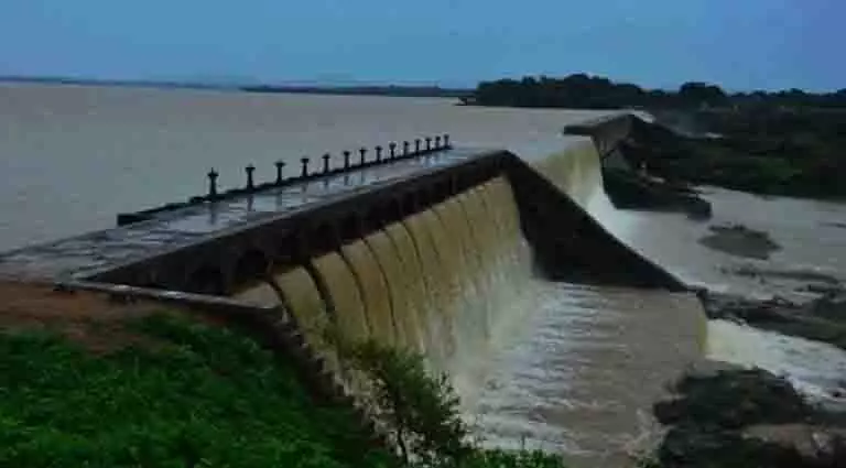 Telangana ने आंध्र की गोदावरी-बनाकचेरला परियोजना के खिलाफ शिकायत की Telangana ने आंध्र की गोदावरी-बनाकचेरला परियोजना के खिलाफ शिकायत की