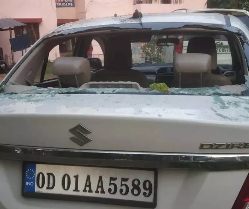 Odisha: काप्तीपाड़ा तहसीलदार पर हमला मामले में 3 गिरफ्तार, 20 से अधिक फरार Odisha: काप्तीपाड़ा तहसीलदार पर हमला मामले में 3 गिरफ्तार, 20 से अधिक फरार