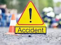 Bihar: हादसे में दो युवकों की मौत, पिकअप ने मारी टक्कर Bihar: हादसे में दो युवकों की मौत, पिकअप ने मारी टक्कर