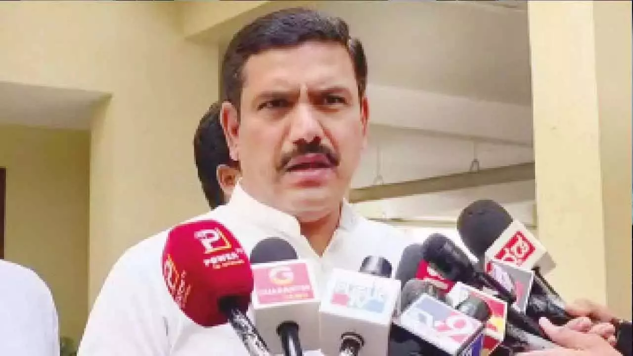 कांग्रेस शासन में तटीय इलाकों में कानून-व्यवस्था ध्वस्त हो रही है: BJP Chief कांग्रेस शासन में तटीय इलाकों में कानून-व्यवस्था ध्वस्त हो रही है: BJP Chief