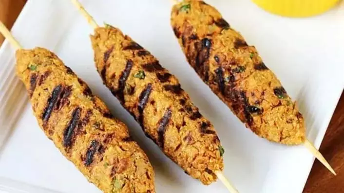 Oats And Green Pulses Kabab: घर पर बनाएं ओट्स मूंग दाल सीक कबाब, जानें रेसिपी Oats And Green Pulses Kabab: घर पर बनाएं ओट्स मूंग दाल सीक कबाब, जानें रेसिपी