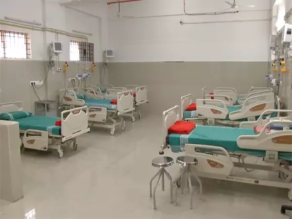 गुलबर्गा इंस्टीट्यूट ऑफ मेडिकल साइंसेज ने बढ़ते मामलों के बीच 25 बेड का COVID वार्ड बनाया गुलबर्गा इंस्टीट्यूट ऑफ मेडिकल साइंसेज ने बढ़ते मामलों के बीच 25 बेड का COVID वार्ड बनाया