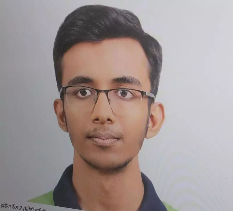 Hisar के सक्षम ने आईआईटी जेईई में एआईआर-2 हासिल की Hisar के सक्षम ने आईआईटी जेईई में एआईआर-2 हासिल की