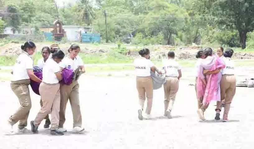 महिला प्रदर्शनकारियों से निपटने के लिए SWAT टीम गठित महिला प्रदर्शनकारियों से निपटने के लिए SWAT टीम गठित