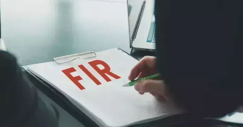 Amroha: मारपीट के विवाद में आठ नामजद समेत 15-20 पर पुलिस ने रिपोर्ट दर्ज की Amroha: मारपीट के विवाद में आठ नामजद समेत 15-20 पर पुलिस ने रिपोर्ट दर्ज की