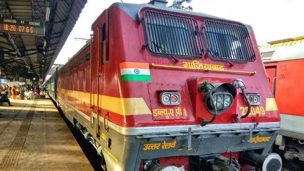 Kerala: सबरी रेल प्रोजेक्ट को मिली रफ्तार, जल्द पहुंचेगी रेलवे विशेषज्ञों की टीम Kerala: सबरी रेल प्रोजेक्ट को मिली रफ्तार, जल्द पहुंचेगी रेलवे विशेषज्ञों की टीम