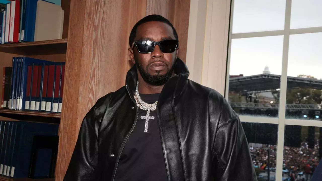 Diddy समर्थक को मुकदमे के 15वें दिन अदालत से बाहर निकाल दिया गया Diddy समर्थक को मुकदमे के 15वें दिन अदालत से बाहर निकाल दिया गया
