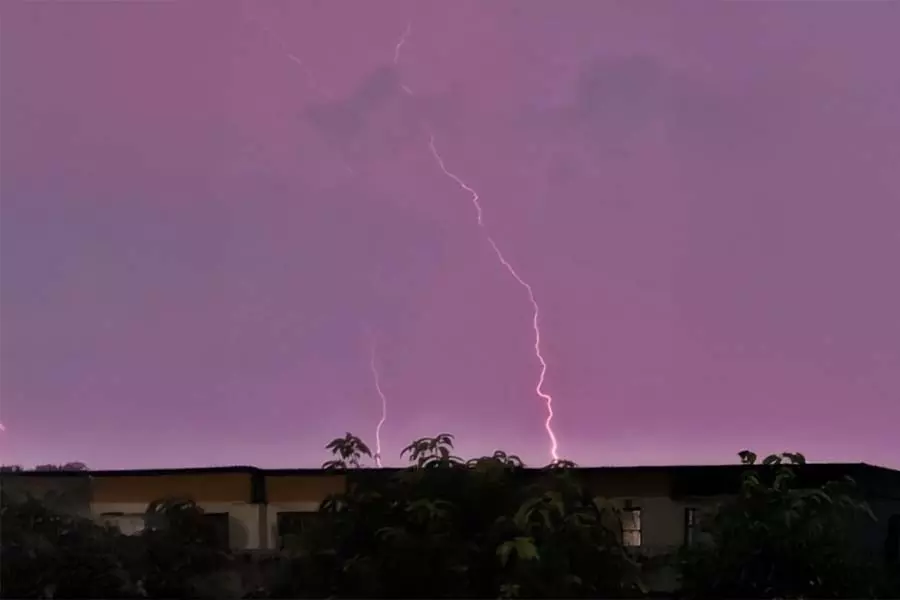 IMD ने बंगाल में और बारिश की भविष्यवाणी की, दक्षिण में आंधी की संभावना IMD ने बंगाल में और बारिश की भविष्यवाणी की, दक्षिण में आंधी की संभावना