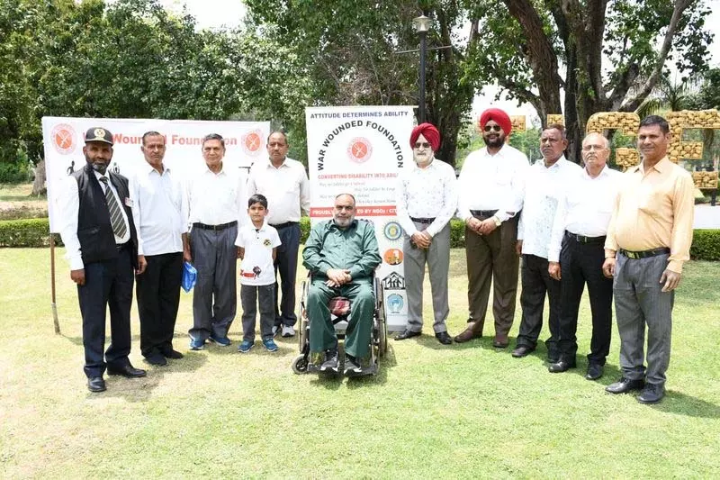 Jammu: सेना ने युद्ध में विकलांग हुए सैनिकों के लिए कार्यक्रम आयोजित किया Jammu: सेना ने युद्ध में विकलांग हुए सैनिकों के लिए कार्यक्रम आयोजित किया