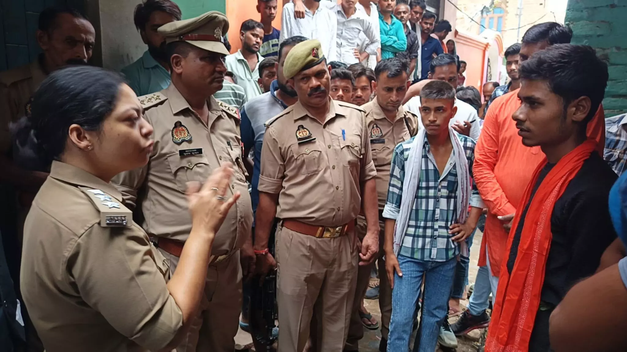 Farrukhabad: गौकशी मामले में पुलिस ने दर्ज की कई लोगों के खिलाफ FIR Farrukhabad: गौकशी मामले में पुलिस ने दर्ज की कई लोगों के खिलाफ FIR