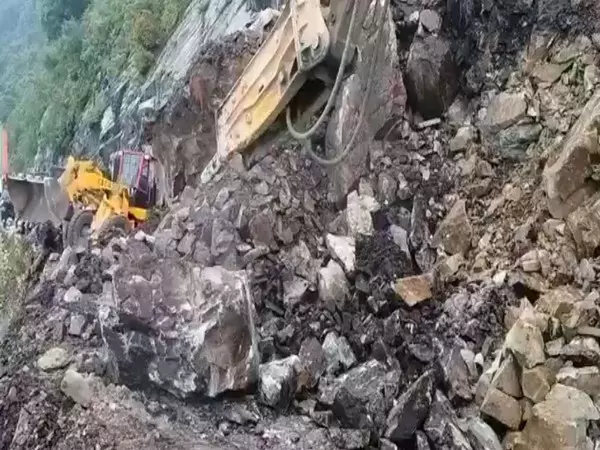 पूर्वोत्तर में भारी बारिश के बाद राहत कार्यों में जुटा BRO: रक्षा मंत्रालय पूर्वोत्तर में भारी बारिश के बाद राहत कार्यों में जुटा BRO: रक्षा मंत्रालय