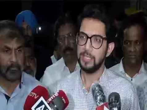 MLA आदित्य ठाकरे ने संसद के विशेष सत्र की मांग की MLA आदित्य ठाकरे ने संसद के विशेष सत्र की मांग की