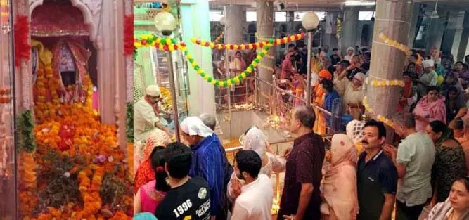 कश्मीरी पंडितों ने Jammu में माता खीर भवानी की पूजा की कश्मीरी पंडितों ने Jammu में माता खीर भवानी की पूजा की