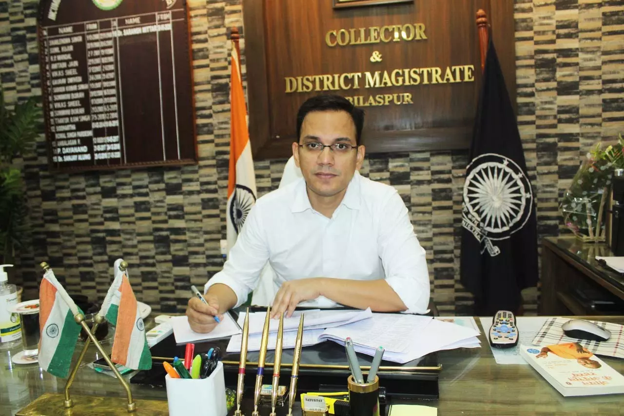 BIG BREAKING: IAS सौरभ कुमार की केंद्र सरकार में डायरेक्टर पद पर पोस्टिंग BIG BREAKING: IAS सौरभ कुमार की केंद्र सरकार में डायरेक्टर पद पर पोस्टिंग