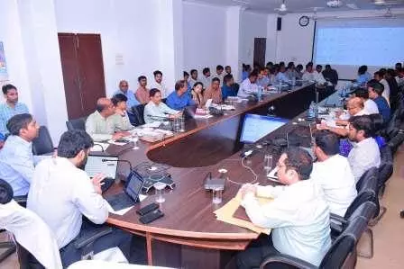 कलेक्टर ने पीएम सूर्य घर मुफ्त बिजली योजना का लाभ लोगों को देने के निर्देश कलेक्टर ने पीएम सूर्य घर मुफ्त बिजली योजना का लाभ लोगों को देने के निर्देश