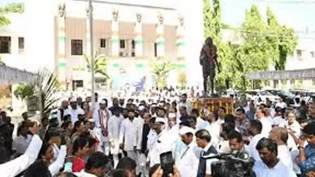 Telangana: जन प्रतिनिधि गांधी भवन में लोगों की शिकायतें सुनेंगे