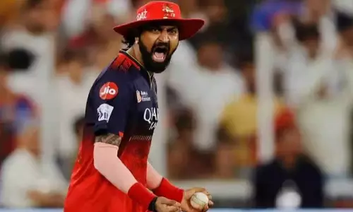 RCB कप्तान ने क्रुणाल के खिताब जीतने वाले स्पेल की सराहना की RCB कप्तान ने क्रुणाल के खिताब जीतने वाले स्पेल की सराहना की